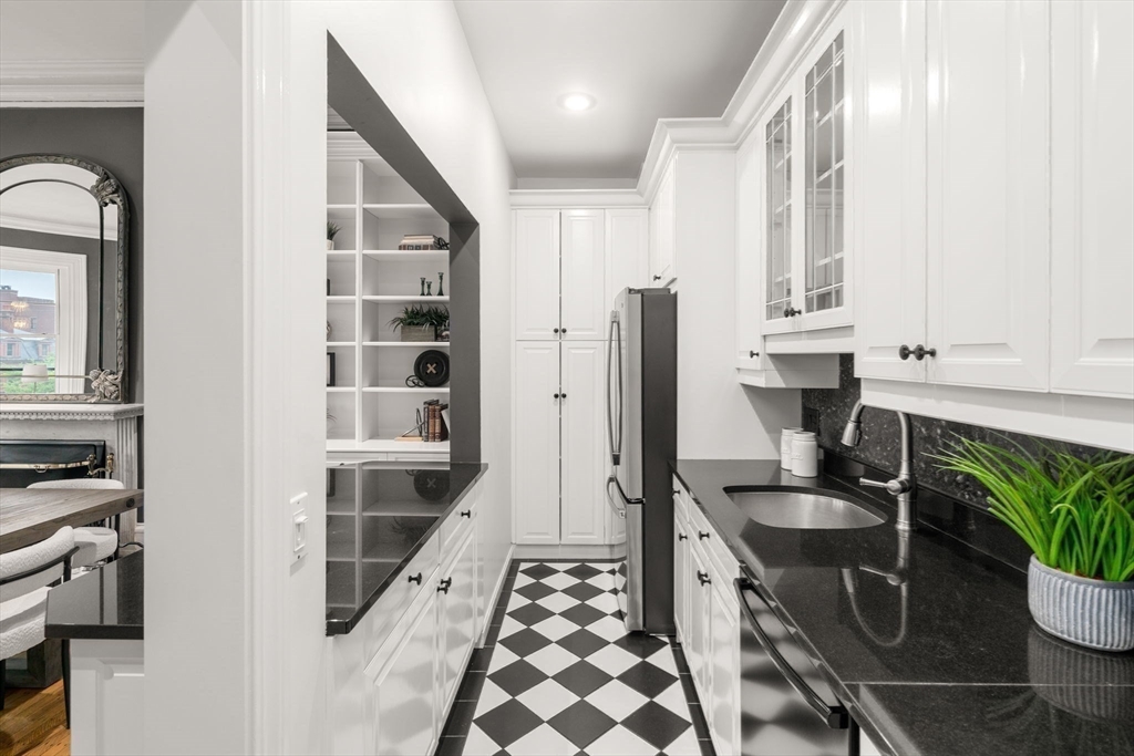 148 Commonwealth Ave # 301