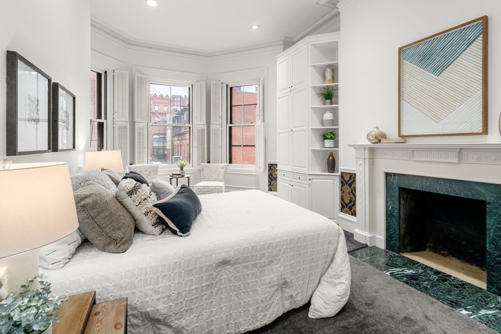 148 Commonwealth Ave # 301