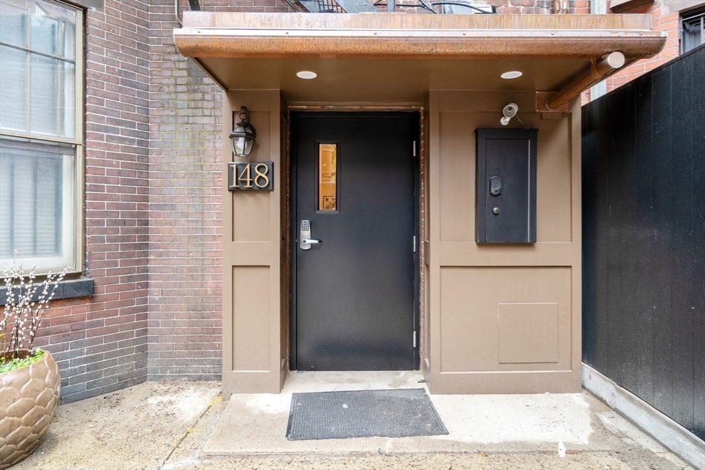 148 Commonwealth Ave # 301