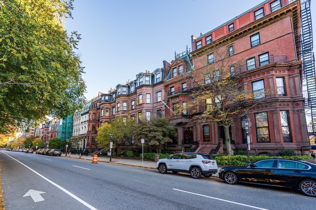 148 Commonwealth Ave # 301