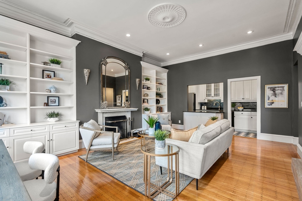 148 Commonwealth Ave # 301