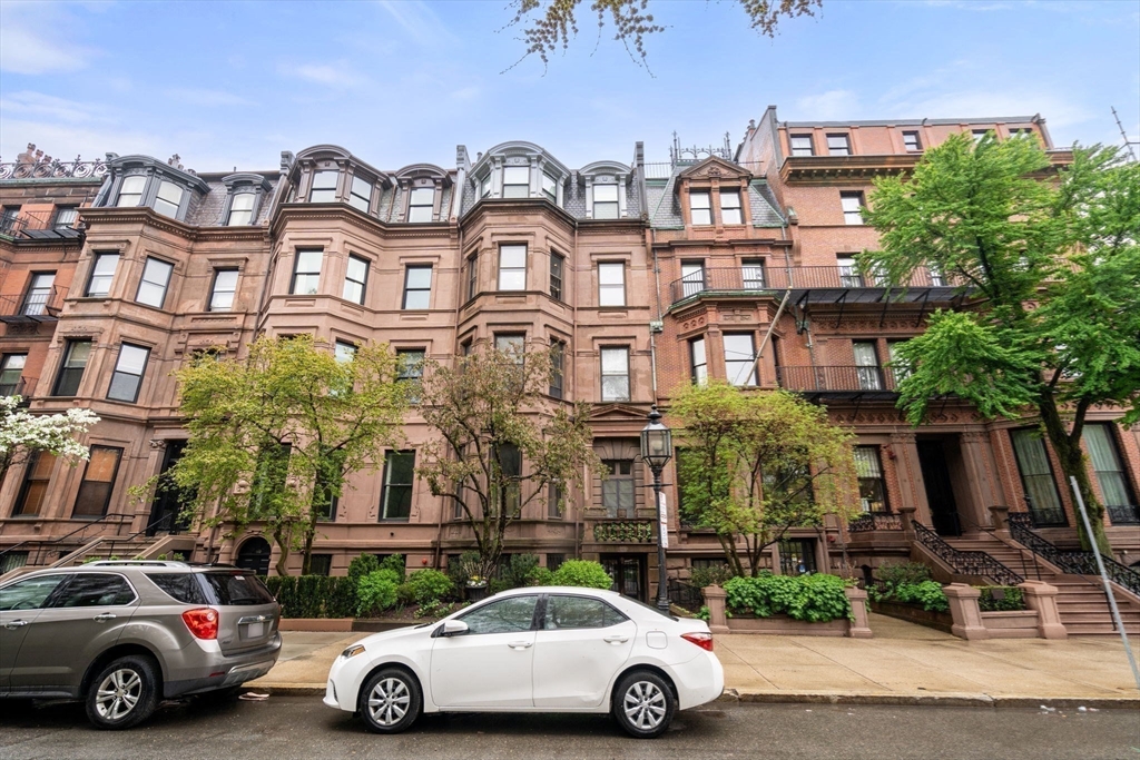 148 Commonwealth Ave # 301