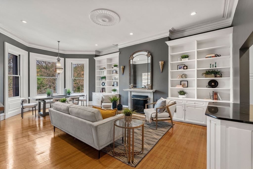 148 Commonwealth Ave # 301