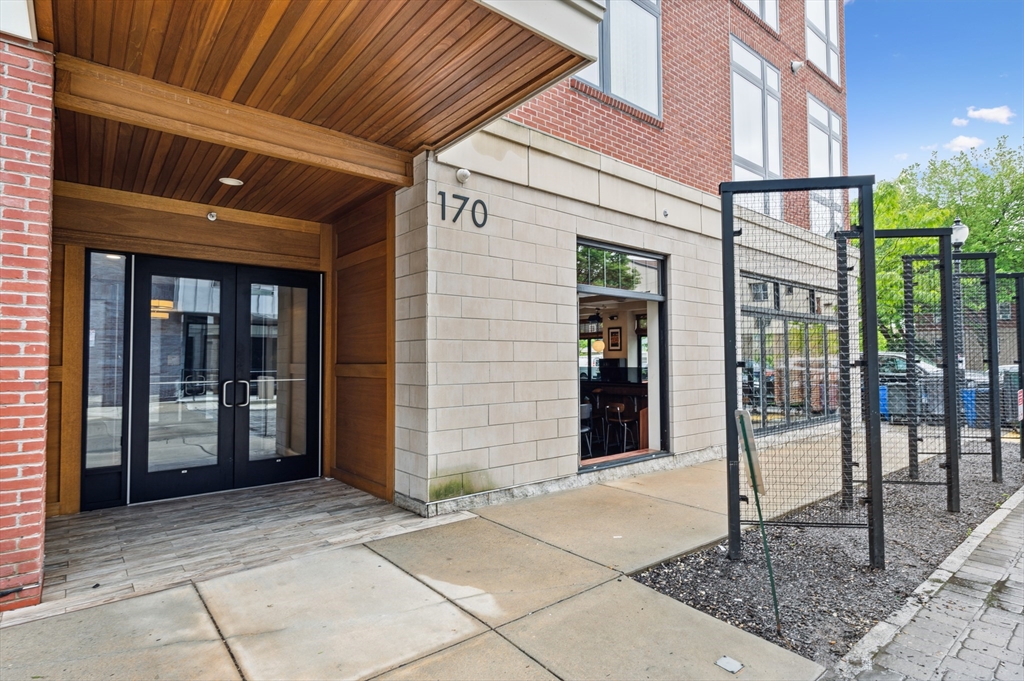 170 West Broadway # 403