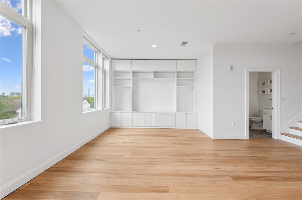 170 West Broadway # 403