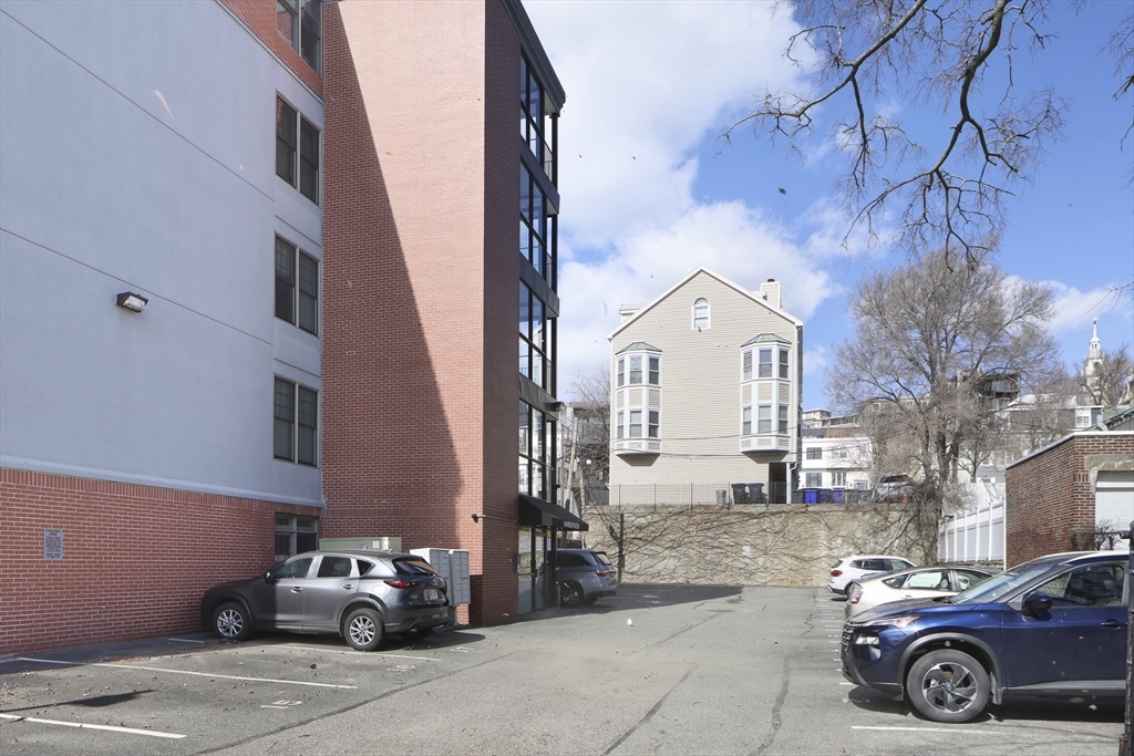 1306 Columbia Rd # 5C