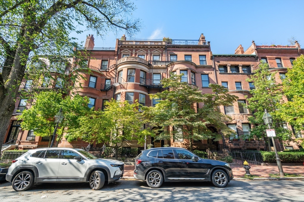 261 Marlborough St # 12