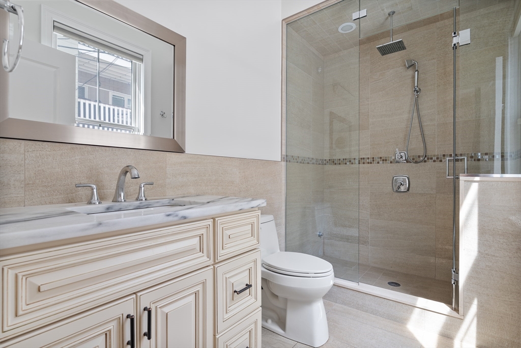 615 E 6th St # 1, Boston Unit: 1