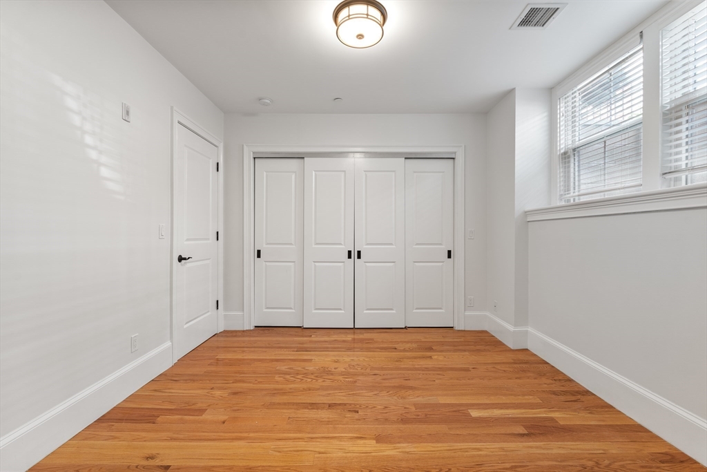 615 E 6th St # 1, Boston Unit: 1