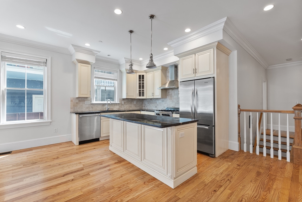 615 E 6th St # 1, Boston Unit: 1