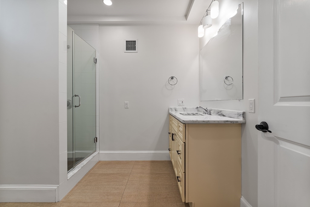 615 E 6th St # 1, Boston Unit: 1