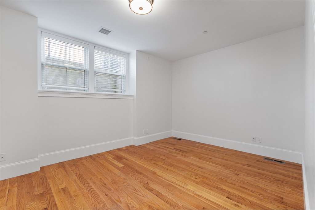 615 E 6th St # 1, Boston Unit: 1