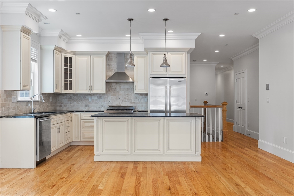 615 E 6th St # 1, Boston Unit: 1