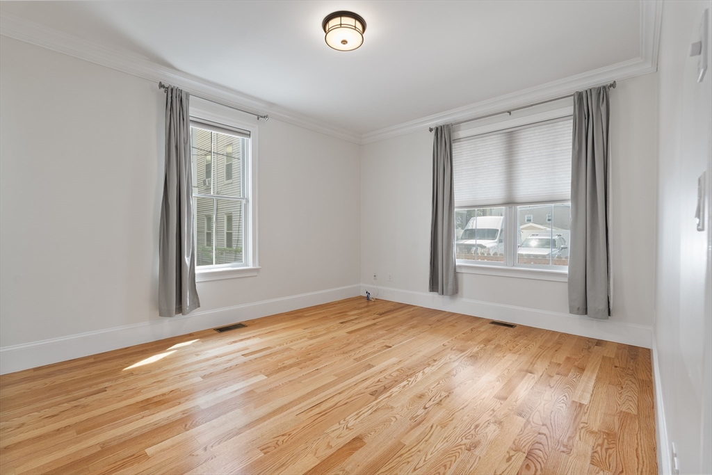 615 E 6th St # 1, Boston Unit: 1