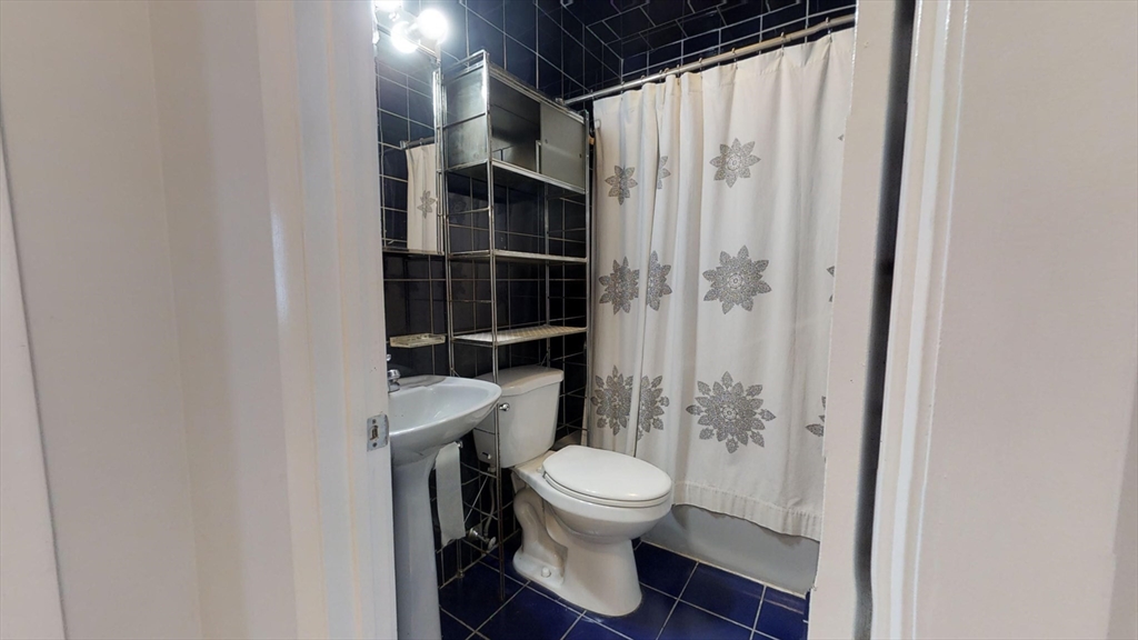 159 W 7th # 3
