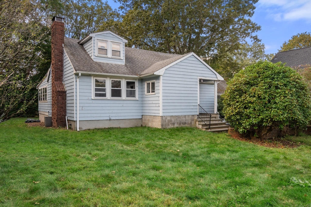 143 Howe St