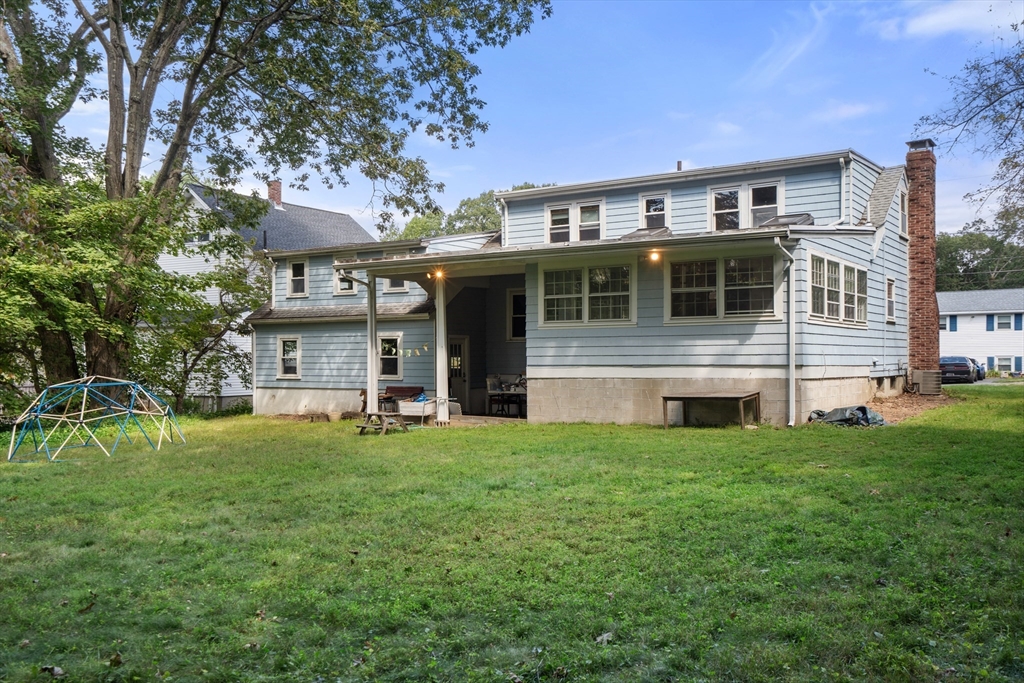 143 Howe St