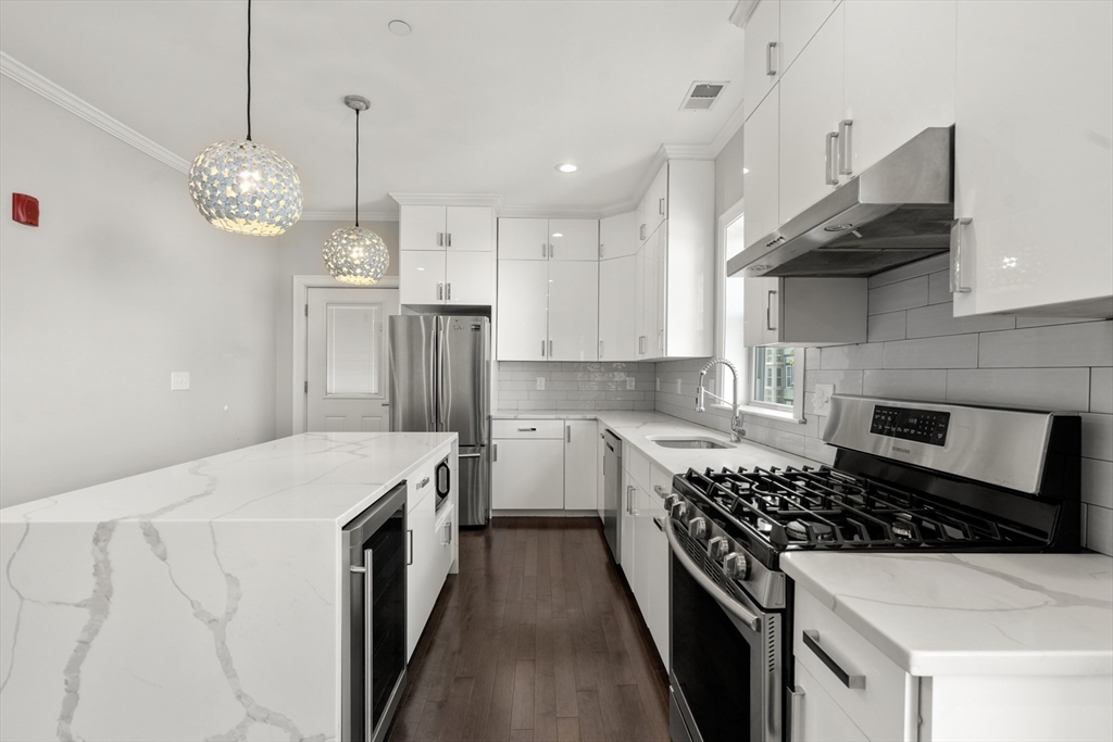 301 Saratoga St # 2