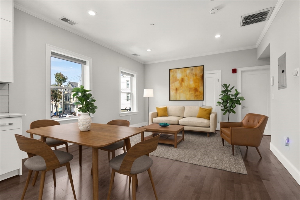 301 Saratoga St # 2