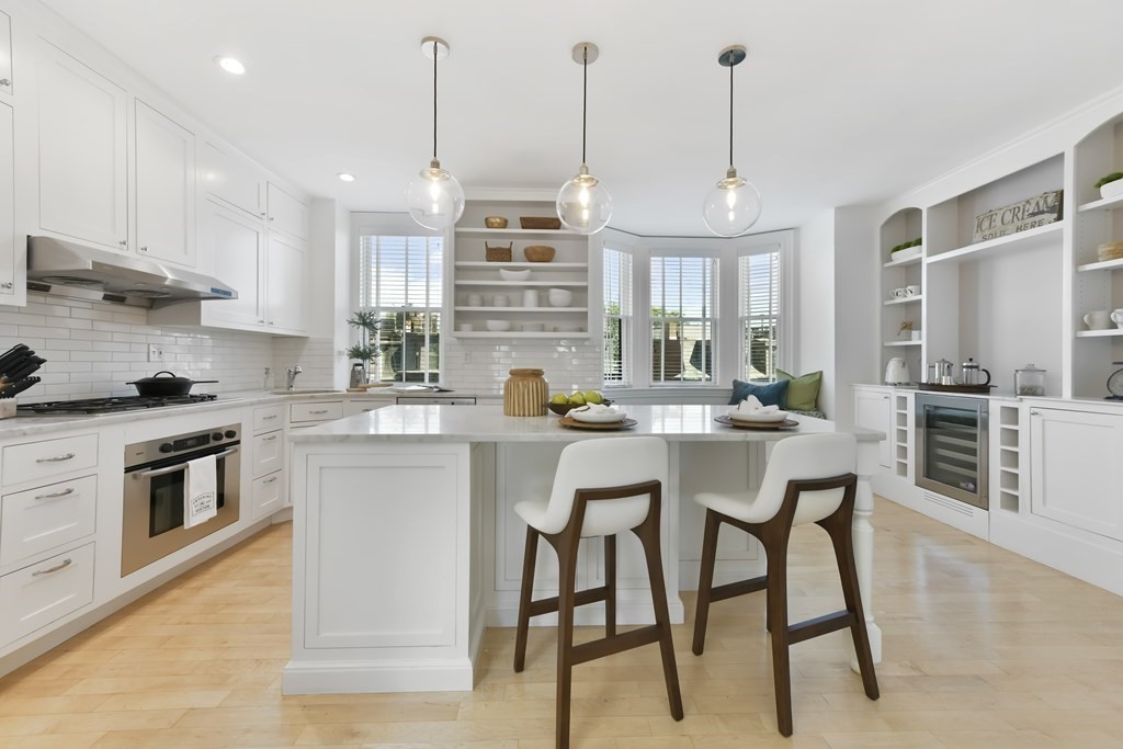 128 Pembroke St # 3 Unit: 2-3