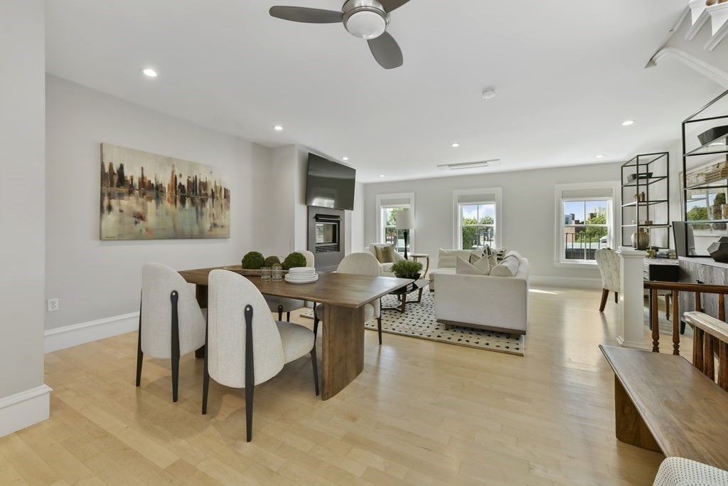 128 Pembroke St # 3 Unit: 2-3