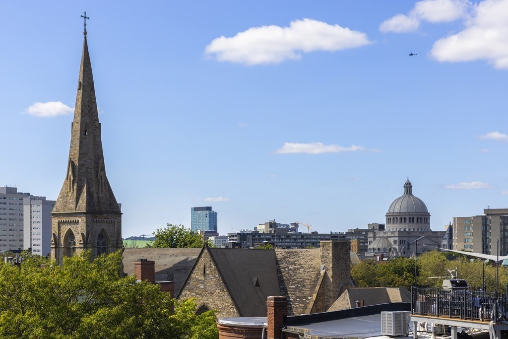 128 Pembroke St # 3 Unit: 2-3