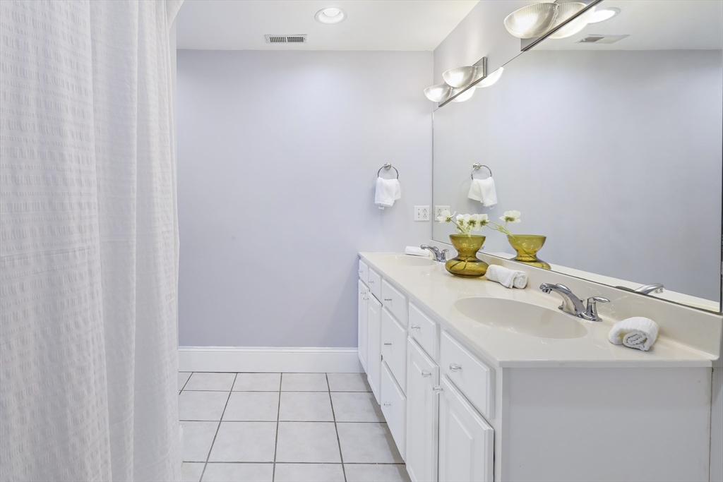 1306 Columbia Road # 5C