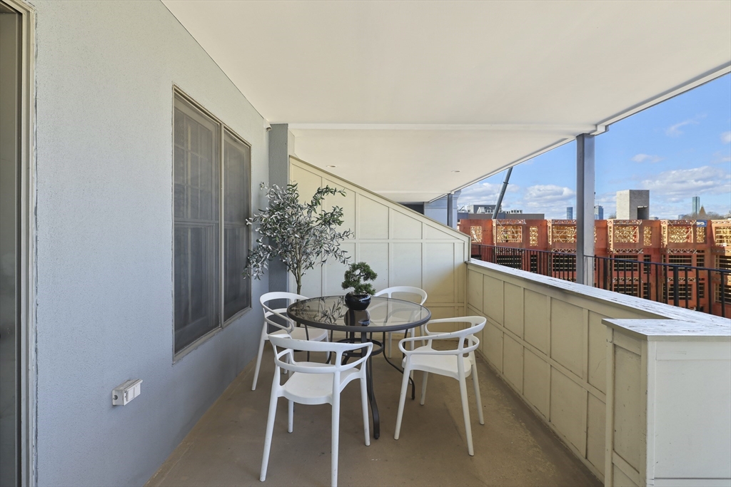 1306 Columbia Road # 5C