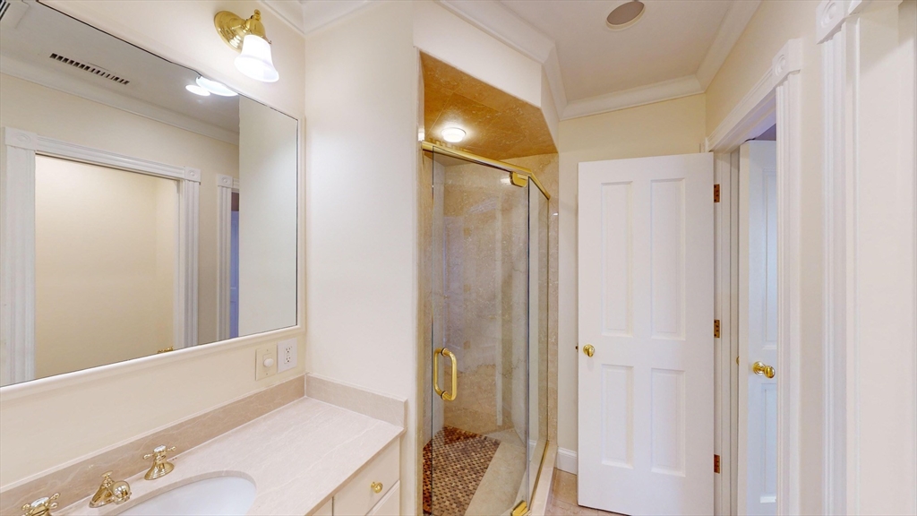 22 Beacon St. # 3