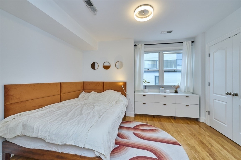 99 Bolton St Unit: TH