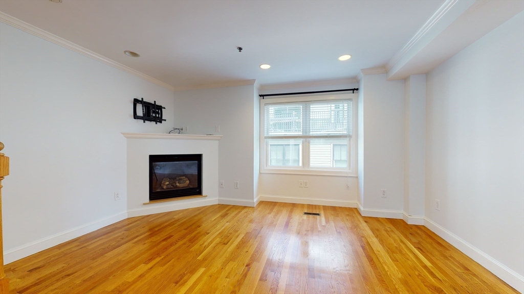 99 Bolton St Unit: TH