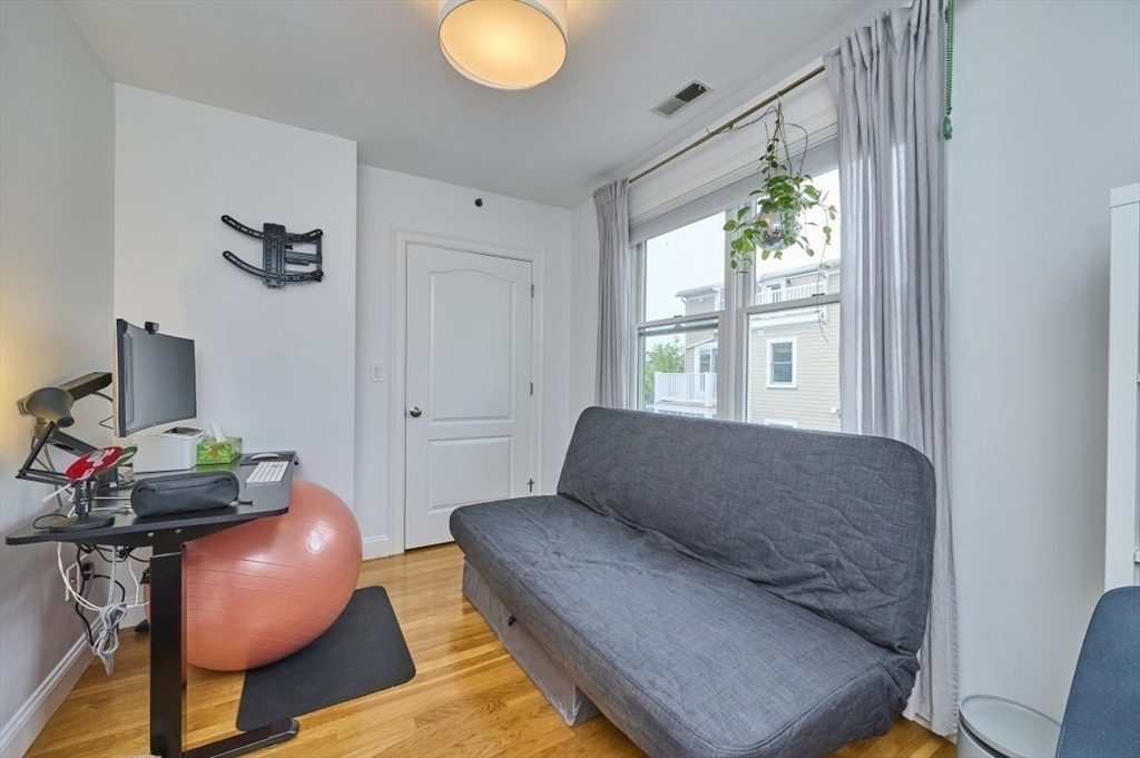99 Bolton St Unit: TH