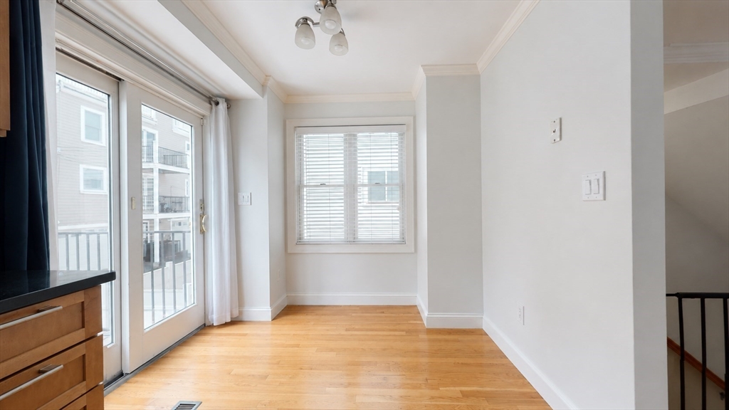 99 Bolton St Unit: TH