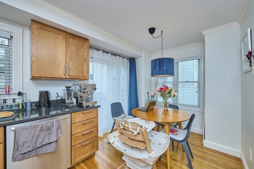 99 Bolton St Unit: TH