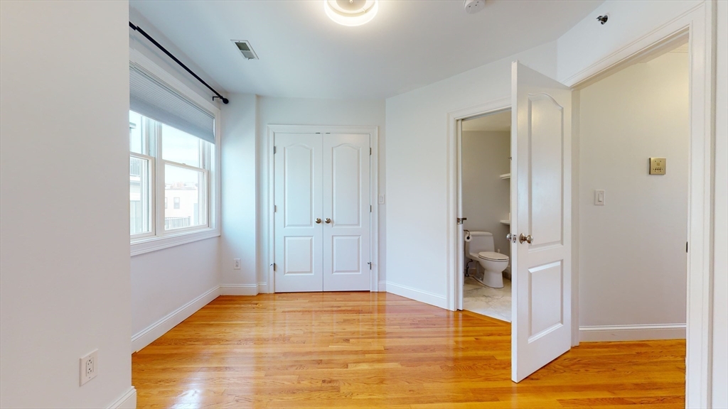 99 Bolton St Unit: TH