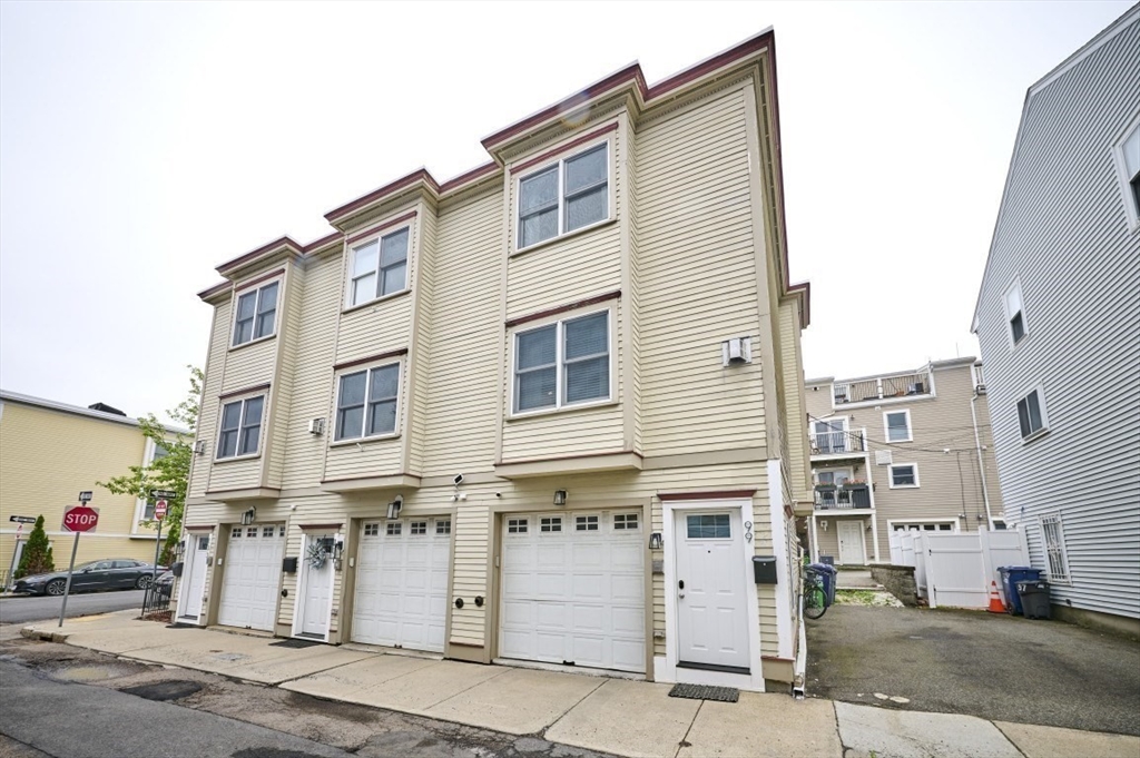 99 Bolton St Unit: TH