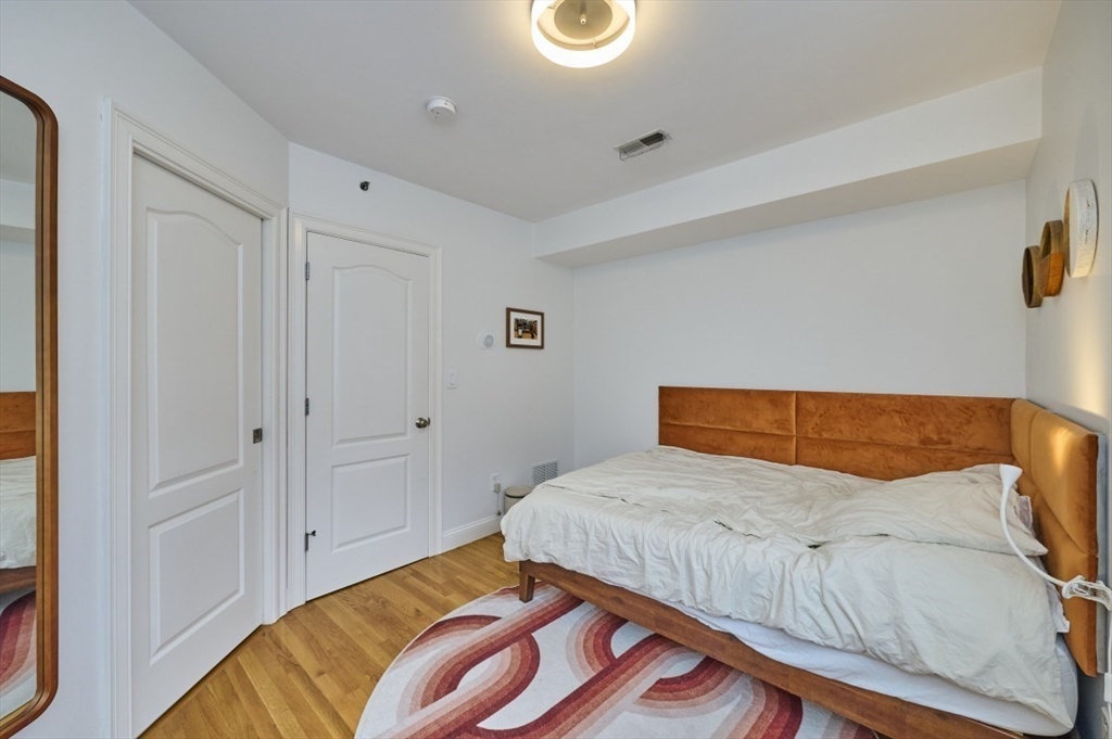 99 Bolton St Unit: TH