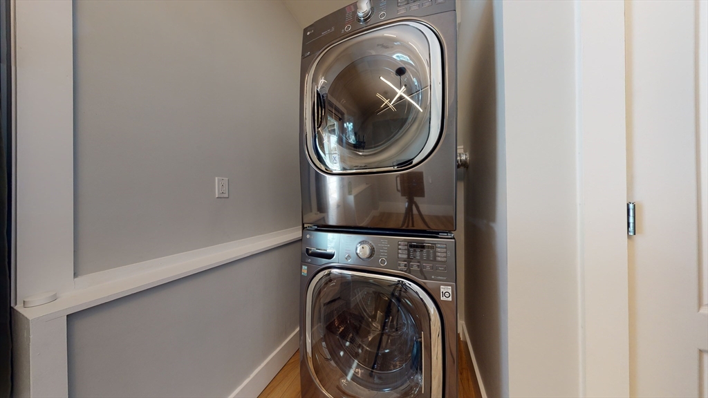 99 Bolton St Unit: TH