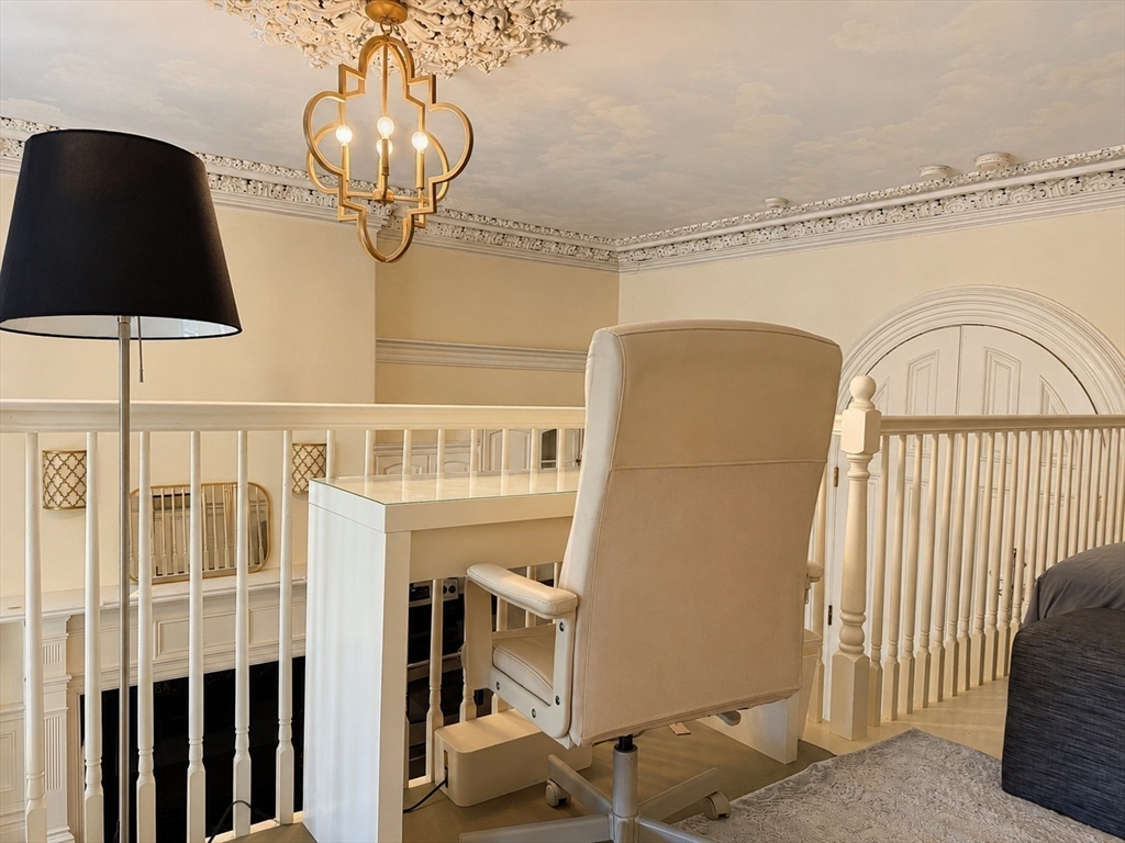 105 Beacon St # 4