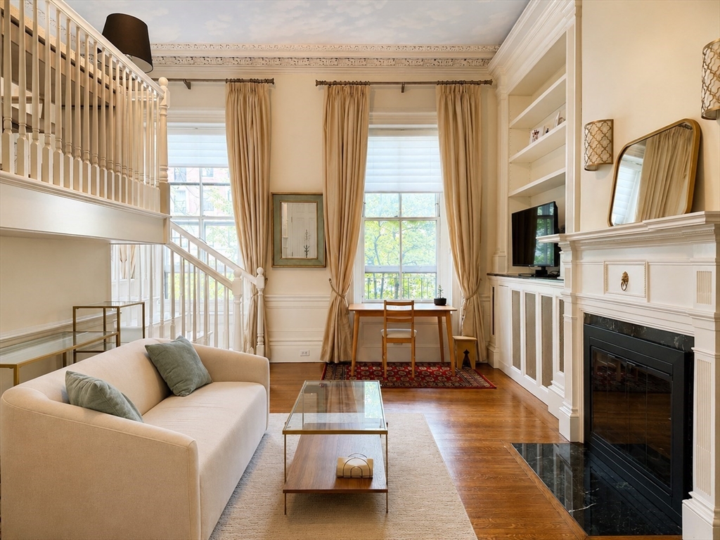 105 Beacon St # 4