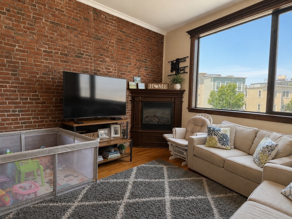 410 E 3rd St # 1