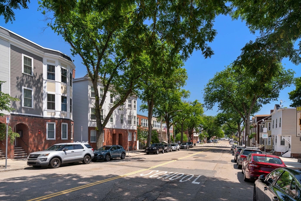 854 E Broadway St # 3