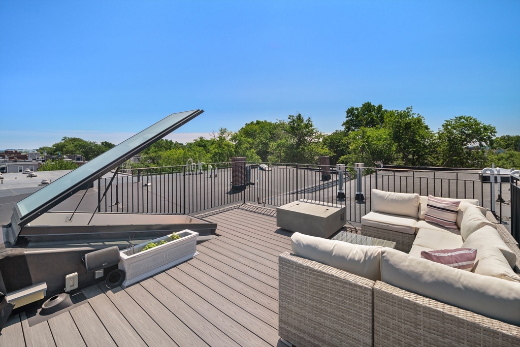 854 E Broadway St # 3