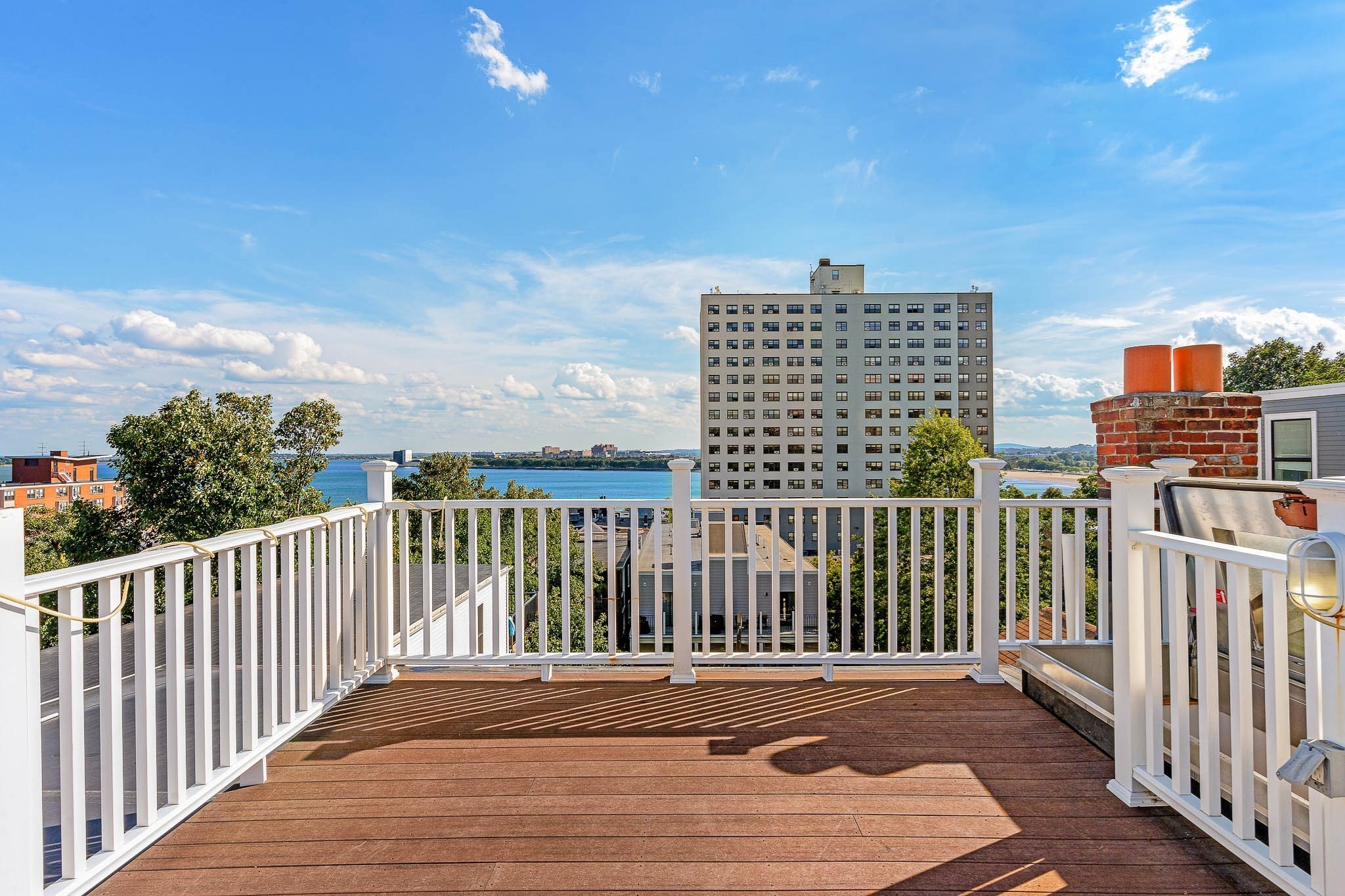 413 E 7th St # 2