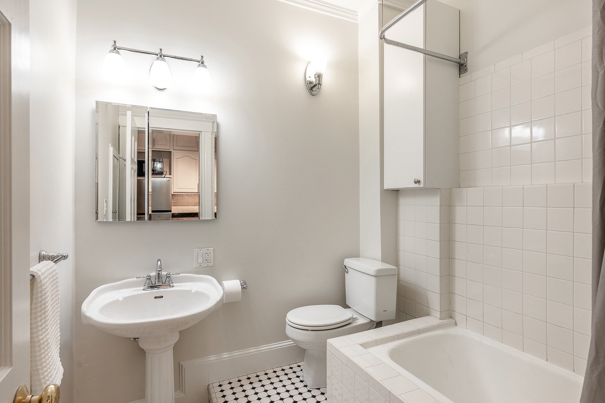 411 Beacon St # 5