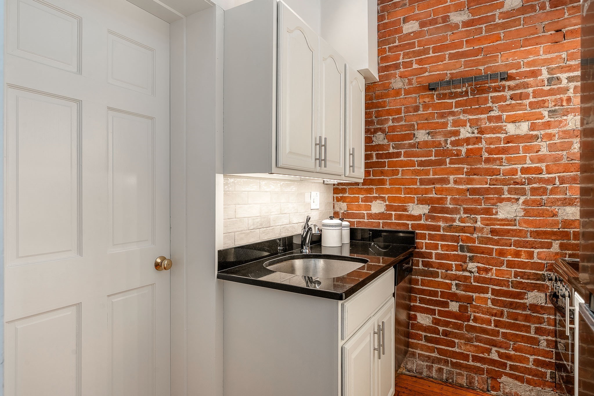 411 Beacon St # 5