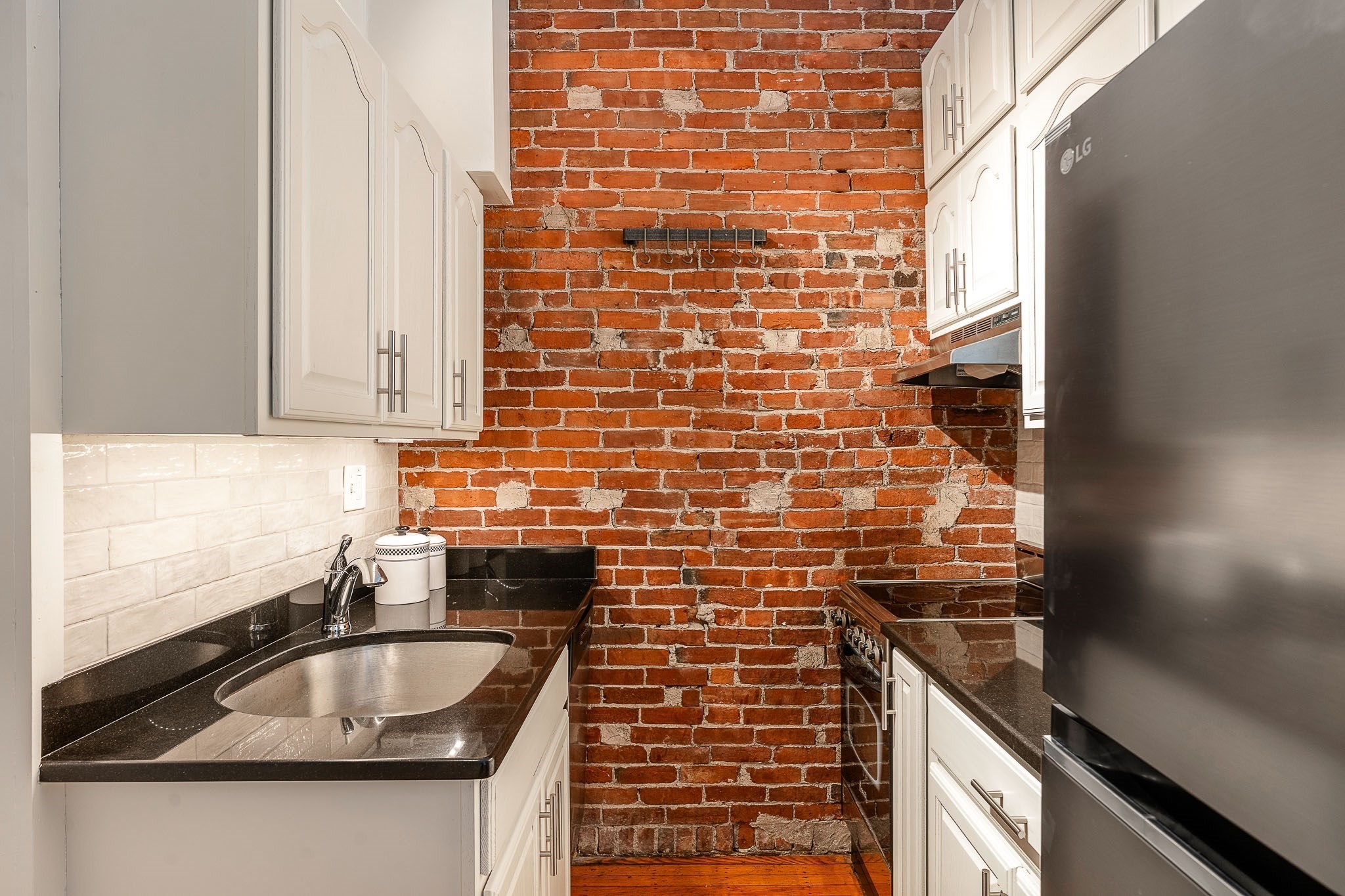 411 Beacon St # 5
