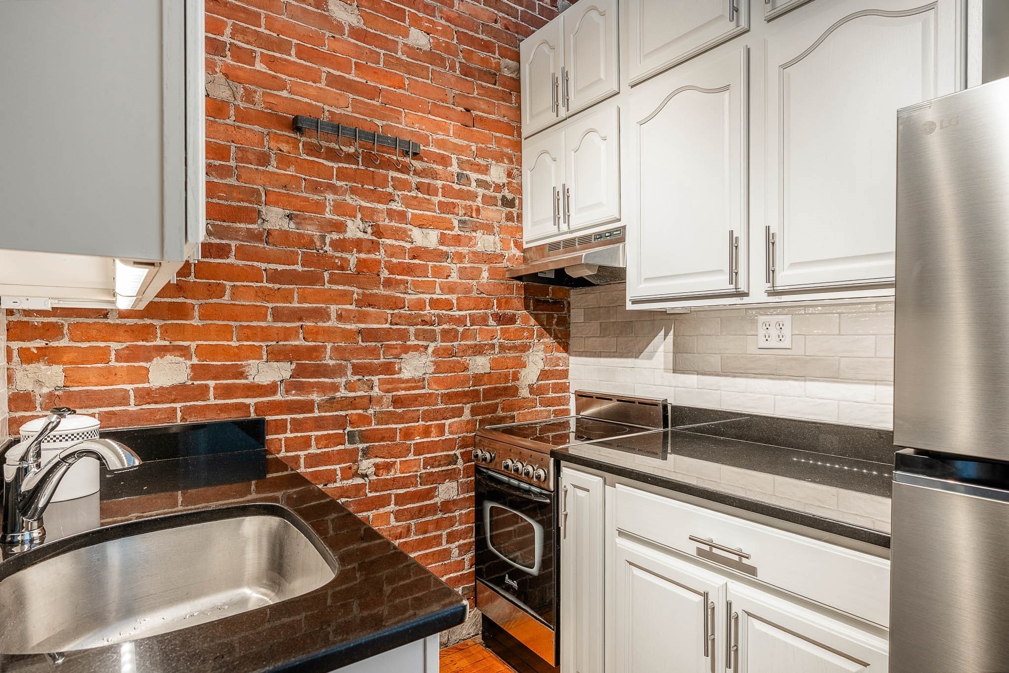 411 Beacon St # 5