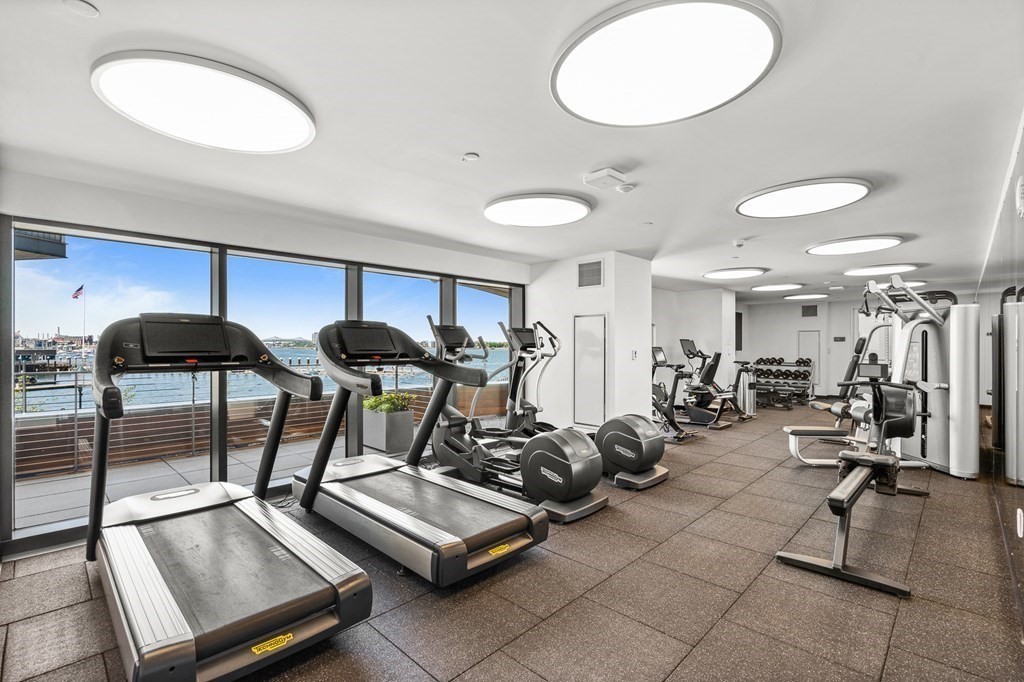 300 Pier 4 Blvd # 5N