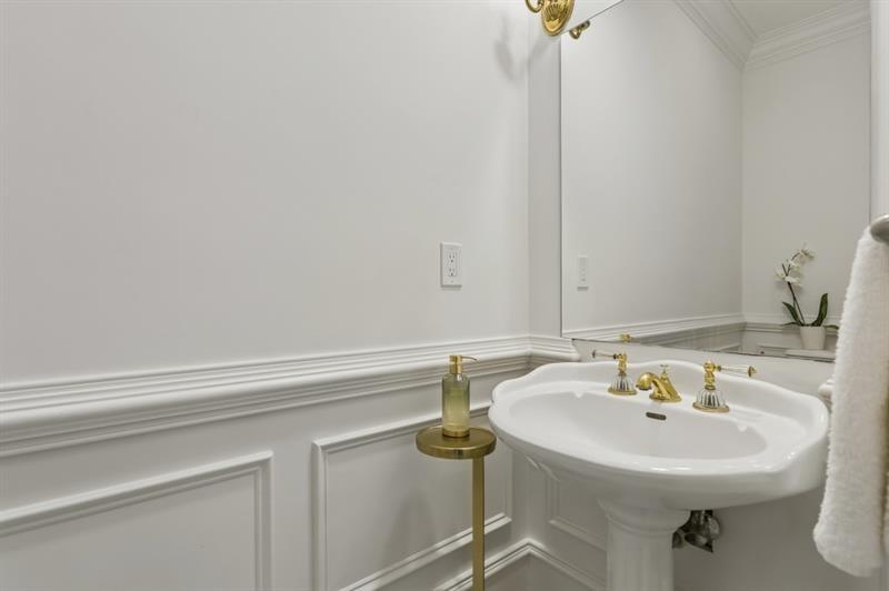 4223 Wieuca Overlook NE